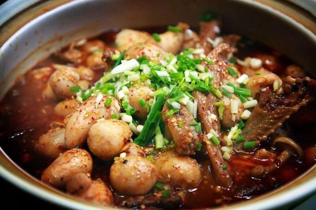 燒制芋兒雞的秘訣,方法確實不一般 燒制芋兒雞的秘訣,方法確實不一般