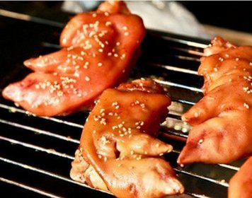 麻辣烤豬蹄技術培訓哪里好？學習正宗烤豬蹄做法